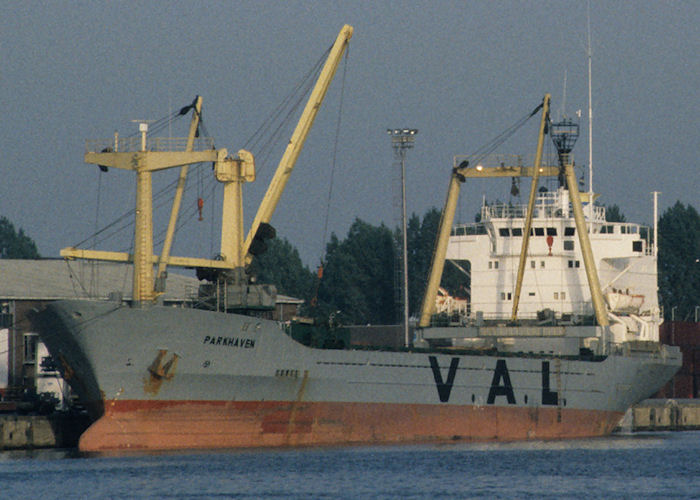  Parkhaven pictured in Waalhaven, Rotterdam on 27th September 1992