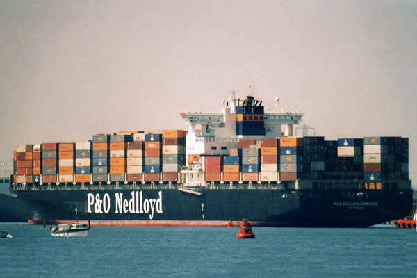 Photograph of the vessel  P&O Nedlloyd Barentsz pictured arriving in Southampton on 8th May 2001