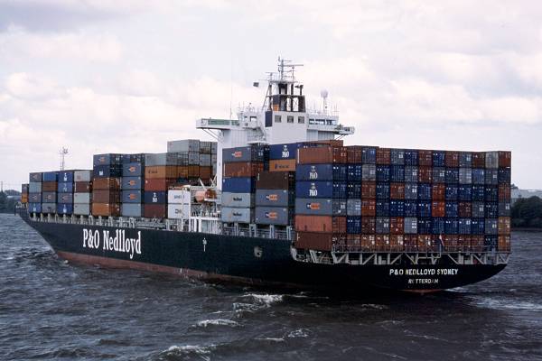 Photograph of the vessel  P&O Nedlloyd Sydney pictured on the River Elbe on 29th May 2001