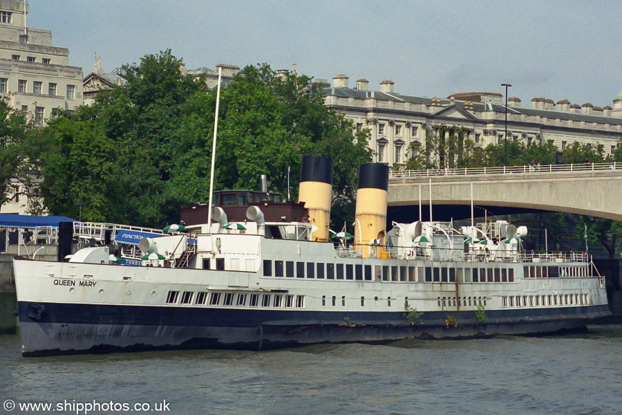  Queen Mary pictured in London on 3rd September 2002