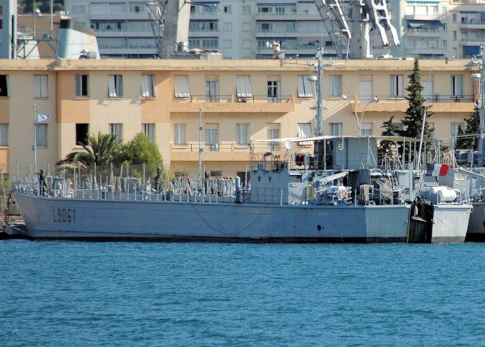 Photograph of the vessel FS Rapiere pictured at Toulon on 9th August 2008