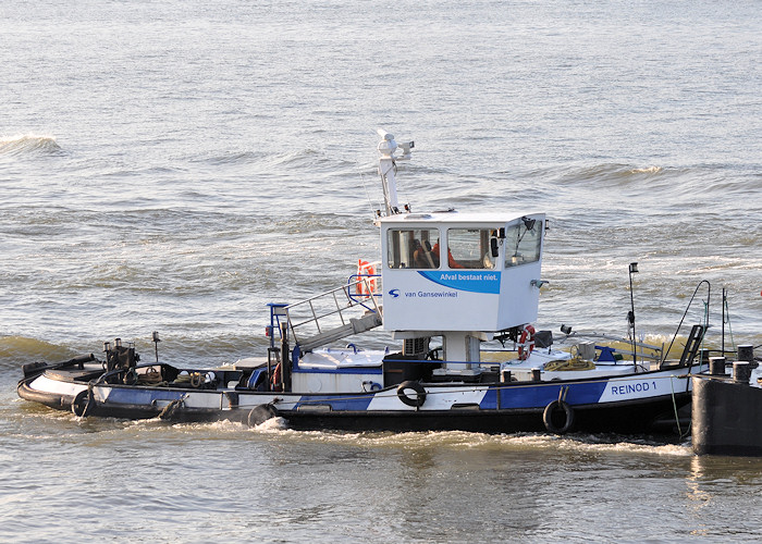 Photograph of the vessel  Reinod 1 pictured passing Vlaardingen on 26th June 2012