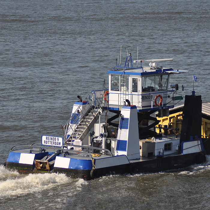 Photograph of the vessel  Reinod 9 pictured passing Vlaardingen on 27th June 2011