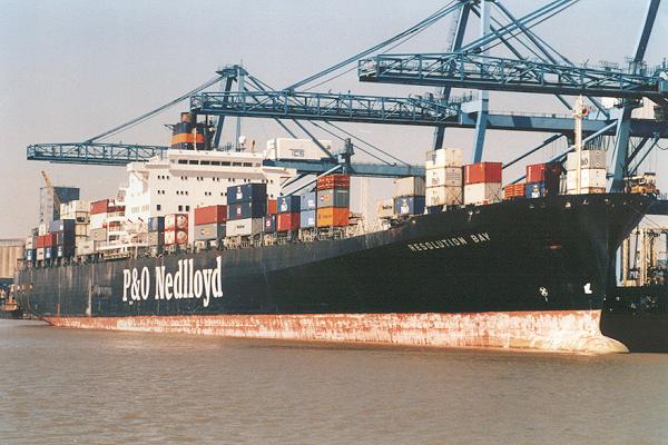 Photograph of the vessel  Resolution Bay pictured at Northfleet Hope Container Terminal on 12th May 2001