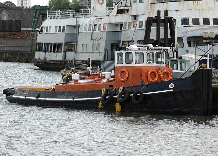 Photograph of the vessel  Richard Hart pictured at Woolwich on 18th May 2008