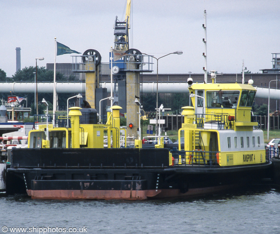 Photograph of the vessel  Rijkspont 4 pictured on the Noordzeekanaal at Velsen-Noord on 16th June 2002