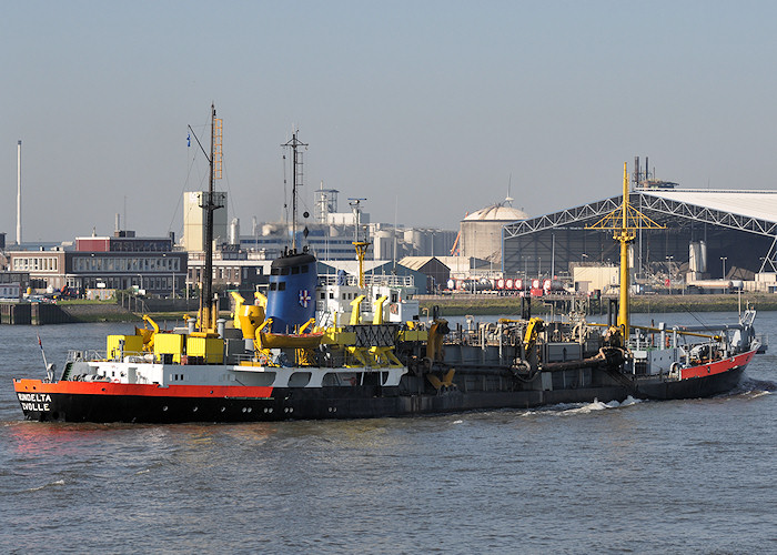 Photograph of the vessel  Rijndelta pictured passing Vlaardingen on 27th June 2011