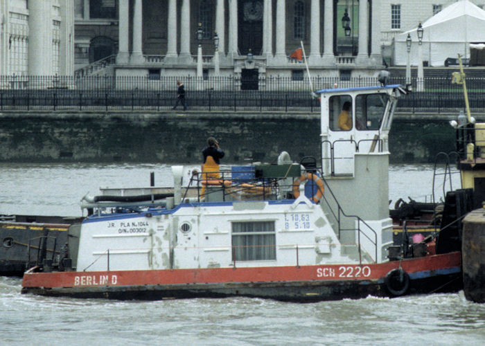 Photograph of the vessel  SCH 2220 pictured passing Greenwich on 23rd June 1997