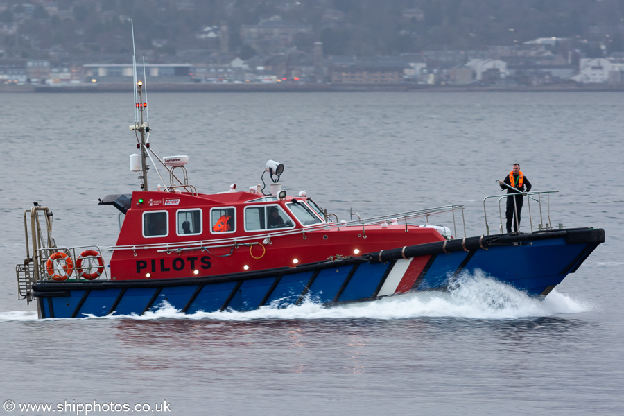 Photograph of the vessel pv Skua pictured passing Greenock on 23rd March 2023