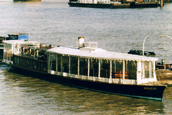 Photograph of the vessel  Streatley pictured in London on 16th November 1999