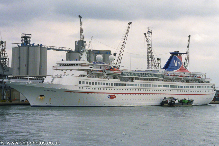  Sundream pictured in Southampton on 27th September 2003