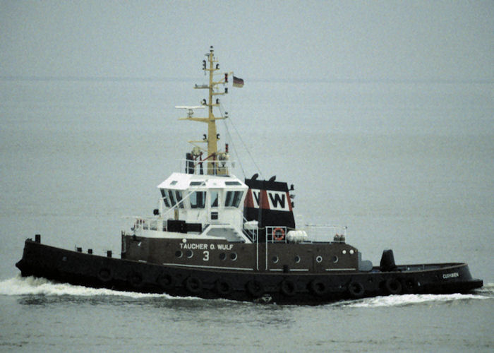 Photograph of the vessel  Taucher O. Wulf 3 pictured on the River Elbe on 27th May 1998