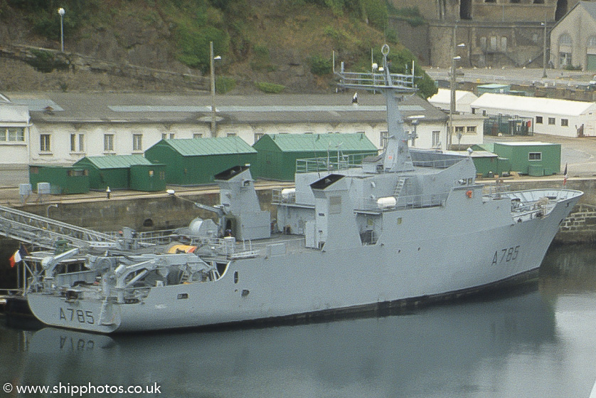 Photograph of the vessel FS Thetis pictured at Brest on 25th August 1989