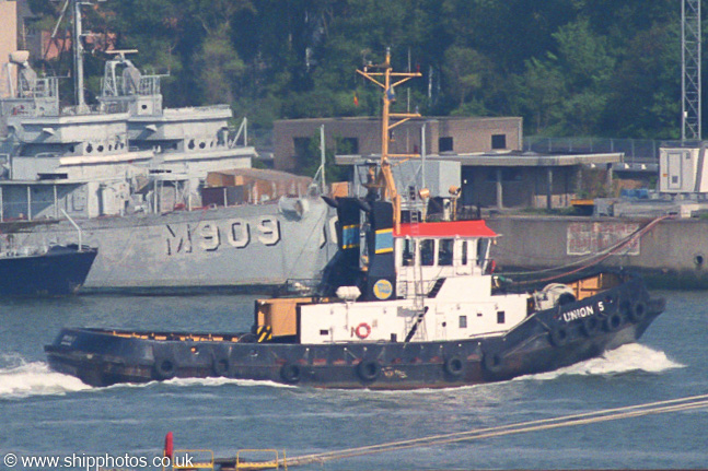 Photograph of the vessel  Union 5 pictured at Zeebrugge on 7th May 2003