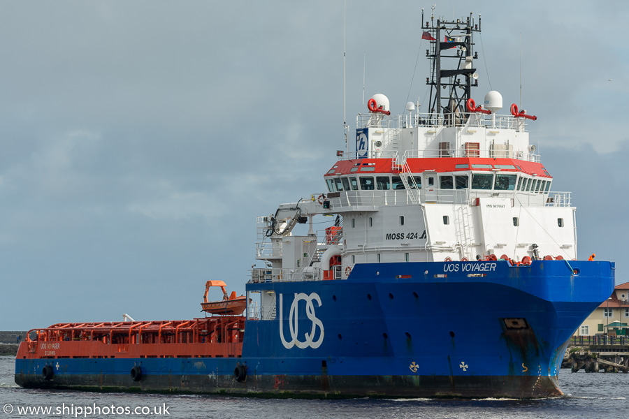 Photograph of the vessel  UOS Voyager pictured passing North Shields on 16th September 2017