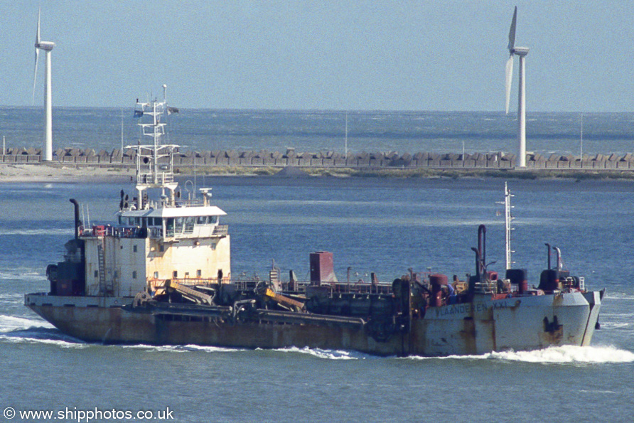 Vlaanderen XXI pictured dredging at Zeebrugge on 13th May 2003