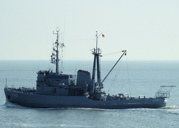 Photograph of the vessel FGS Wangerooge pictured on the River Elbe on 5th June 1997