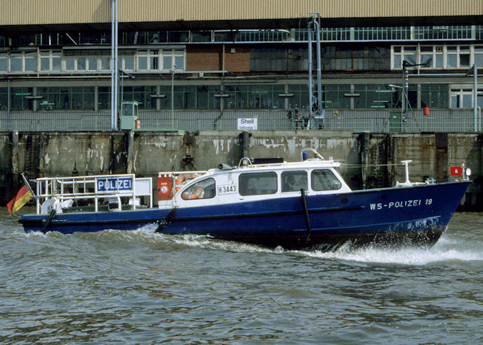 Photograph of the vessel  Wasserschutzpolizei 19 pictured at Hamburg on 27th May 1998