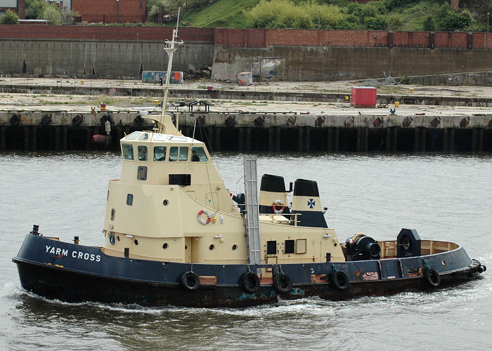 Photograph of the vessel  Yarm Cross pictured passing North Shields on 14th May 2005