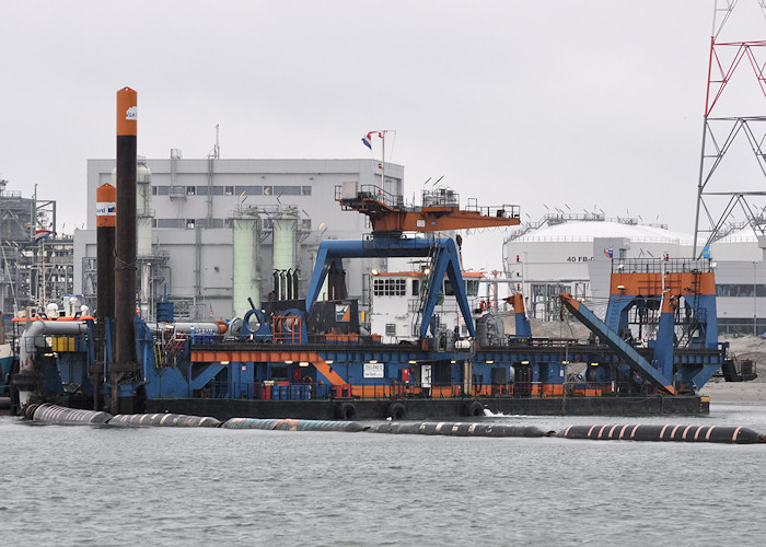Photograph of the vessel  Zeeland II pictured in Yangtzehaven, Europoort on 24th June 2012