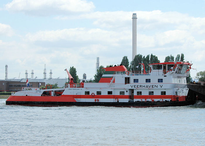 Photograph of the vessel  Zeeleeuw - Veerhaven V pictured passing Vlaardingen on 21st June 2010